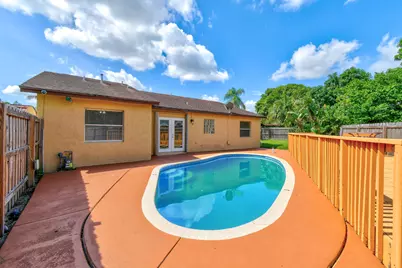 6126 Wauconda Way E, Greenacres, FL 33463 - Photo 2