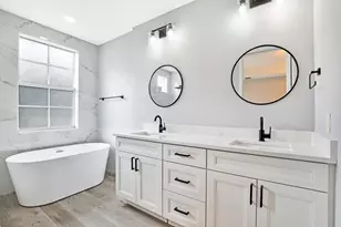 2425 San Pietro Cir, Palm Beach Gardens, FL 33410 - Photo 14