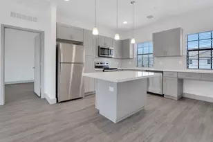 540 NE 14th Ct, Fort Lauderdale, FL 33304 - Photo 2