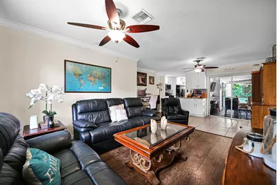 4203 NW 75th Avenue, Coral Springs, FL 33065 - Photo 10