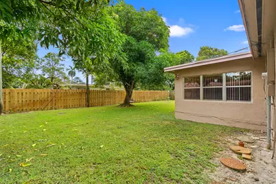 316 NW 44th Avenue, Plantation, FL 33317 - Photo 24