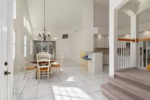 1676 SW Harbour Isles Cir, Port Saint Lucie, FL 34986 - Photo 8