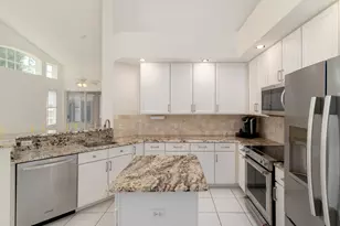 1676 SW Harbour Isles Cir, Port Saint Lucie, FL 34986 - Photo 4