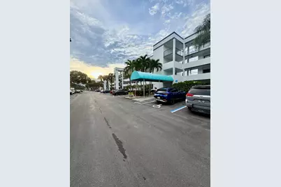 4725 Lucerne Lakes E #214, Lake Worth, FL 33467 - Photo 4