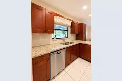 1412 SW 75th Avenue, North Lauderdale, FL 33068 - Photo 6