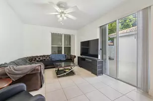 831 NW 130th Ave, Pembroke Pines, FL 33028 - Photo 6