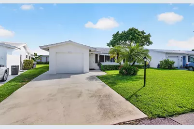 2377 SW 8th Avenue, Boynton Beach, FL 33426 - Photo 2