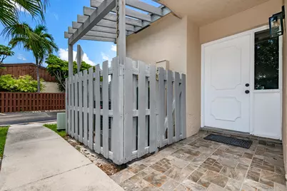 9279 NW 17th Court, Pembroke Pines, FL 33024 - Photo 2