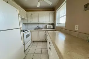 38 Cambridge B, West Palm Beach, FL 33417 - Photo 2