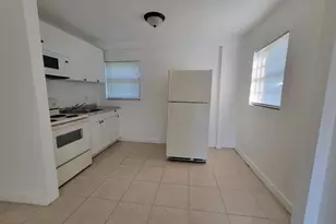 1853 NW 5th St, Miami, FL 33125 - Photo 4