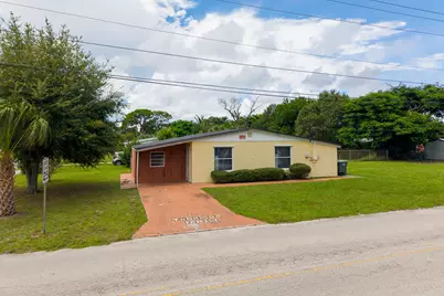 2102 Avenue P, Fort Pierce, FL 34950 - Photo 2