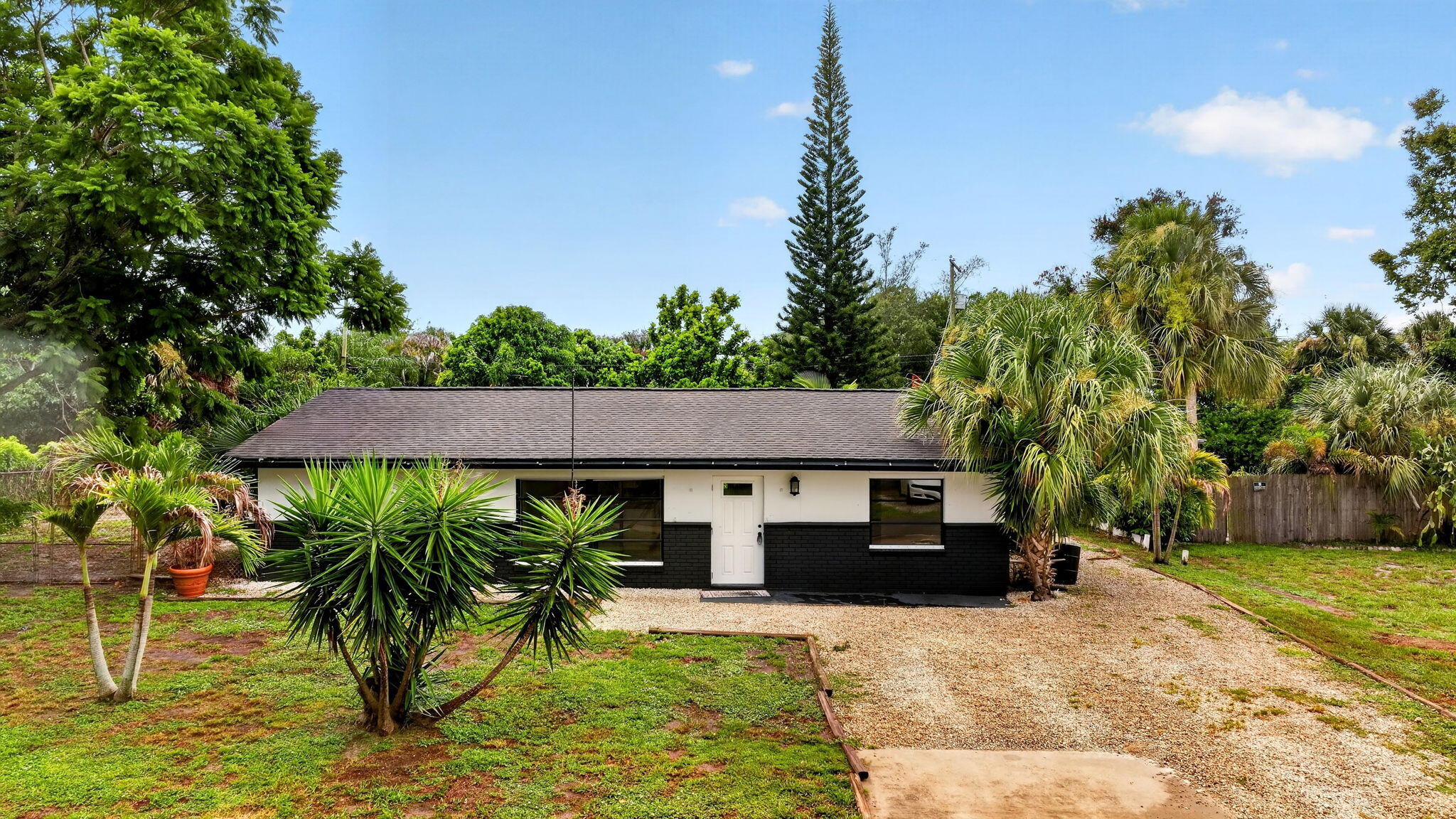 820 E 13th St - 820 E 13th St, Stuart, FL 34994 Luxury Property | Jose Angel Pina