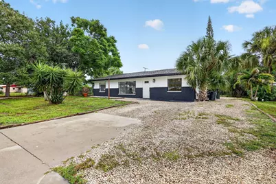 820 E 13th Street, Stuart, FL 34994 - Photo 2