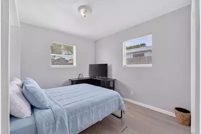 910 NW 17th Avenue, Fort Lauderdale, FL 33311 - Photo 8