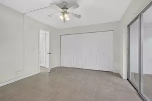 210 Canterbury J, West Palm Beach, FL 33417 - Photo 16