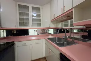 298 SW 6th St, Boca Raton, FL 33432 - Photo 8