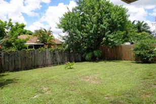 11751 Oleander Dr, Royal Palm Beach, FL 33411 - Photo 16