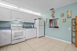 892 Worcester Ln, Lake Worth, FL 33467 - Photo 2