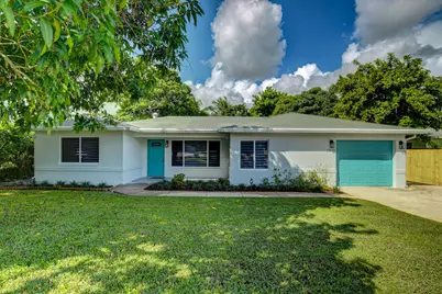 1910 NE 2nd Avenue, Delray Beach, FL 33444 - Photo 2