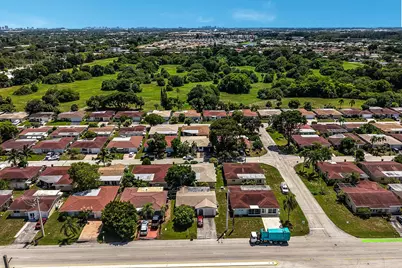 1060 NW 49th Court, Deerfield Beach, FL 33064 - Photo 34