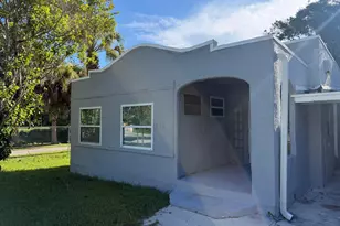 326 N 14th St, Fort Pierce, FL 34950 - Photo 1