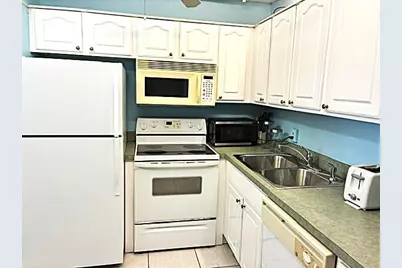 110 Markham F #110, Deerfield Beach, FL 33442 - Photo 4