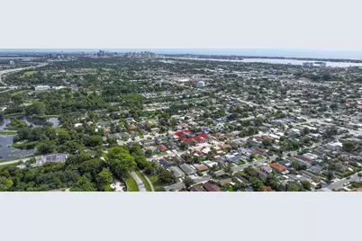 1000 W Lakewood Road, West Palm Beach, FL 33405 - Photo 2