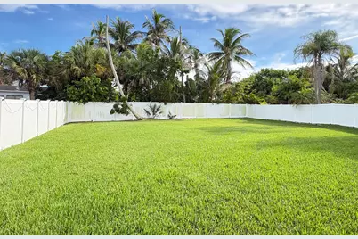 1811 Melaleuca Drive, Fort Pierce, FL 34949 - Photo 10