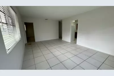 842 S 63rd Avenue, Hollywood, FL 33023 - Photo 16