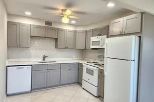 3025 Newcastle B, Boca Raton, FL 33434 - Photo 1