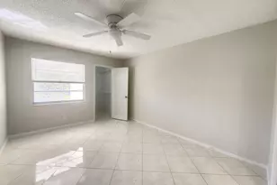 3025 Newcastle B, Boca Raton, FL 33434 - Photo 4