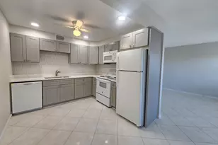 3025 Newcastle B, Boca Raton, FL 33434 - Photo 22