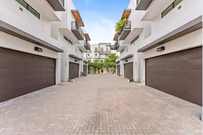 1048 N Victoria Park Road, Fort Lauderdale, FL 33304 - Photo 2