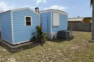8364 SE Sandy Ln, Hobe Sound, FL 33455 - Photo 2