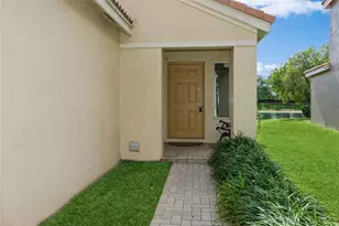 4367 Dogwood Cir, Weston, FL 33331 - Photo 2