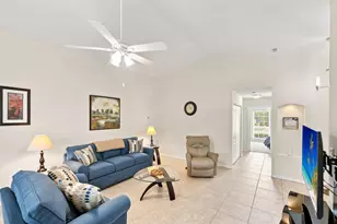 228 SW Lake Forest Way, Port Saint Lucie, FL 34986 - Photo 4