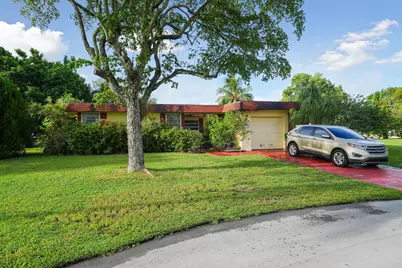 6311 NW 72nd Avenue, Tamarac, FL 33321 - Photo 2