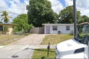 2449 NW 7th St, Pompano Beach, FL 33069 - Photo 1
