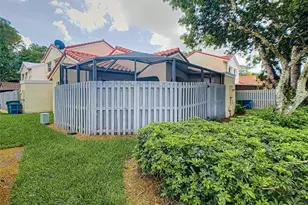 1370 Cottonwood Cir, Weston, FL 33326 - Photo 24