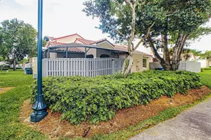 1370 Cottonwood Cir, Weston, FL 33326 - Photo 30