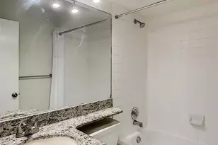 1370 Cottonwood Cir, Weston, FL 33326 - Photo 20
