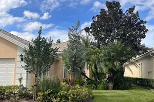 8095 Laborie Ln, Wellington, FL 33414 - Photo 2