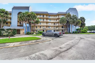2786 Tennis Club Drive #407, West Palm Beach, FL 33417 - Photo 2