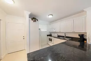 2581 Garden Dr N, Lake Worth, FL 33461 - Photo 6