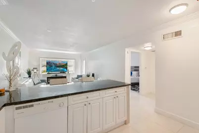 2581 Garden Drive N #206, Lake Worth, FL 33461 - Photo 10