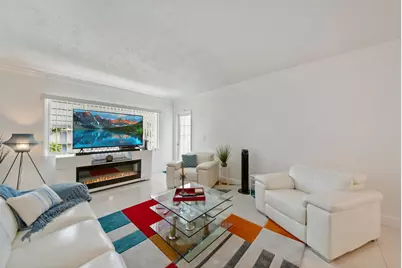 2581 Garden Drive N #206, Lake Worth, FL 33461 - Photo 2