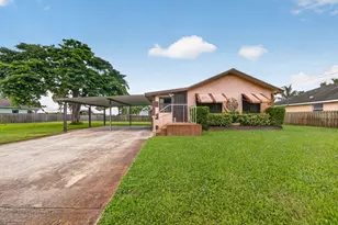 17596 Cinquez Park Rd W, Jupiter, FL 33458 - Photo 2