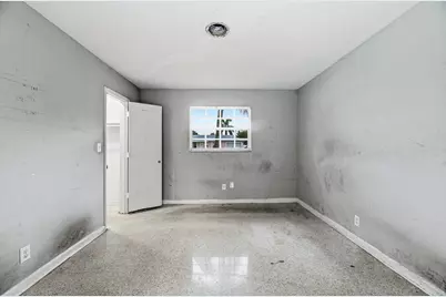 2700 NW 36th Avenue, Lauderdale Lakes, FL 33311 - Photo 14