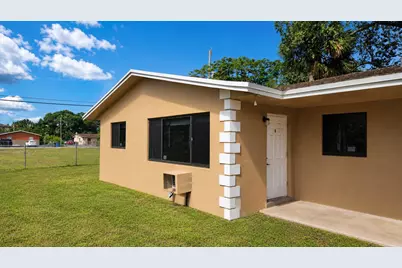 435 NW 41st Street #4, Oakland Park, FL 33309 - Photo 2