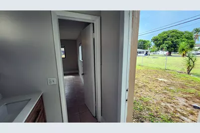 435 NW 41st Street #4, Oakland Park, FL 33309 - Photo 12